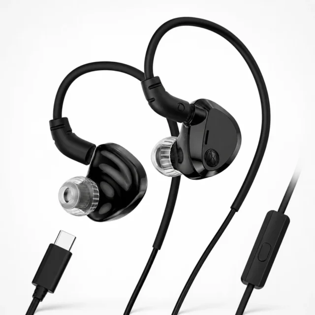 TWISTURA Delta Type-Cモデルのイヤホン本体とUSB Type-Cプラグ