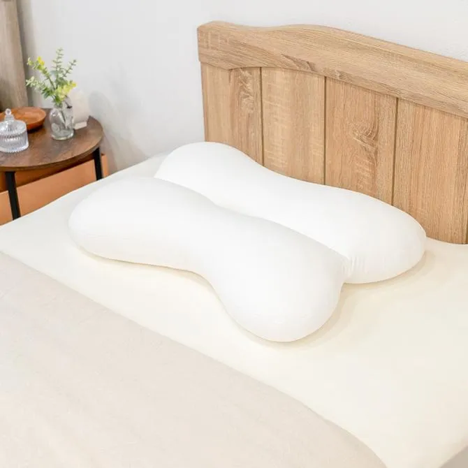 王様の夢枕 オールフィットの本体。中央がくぼんだ白い枕