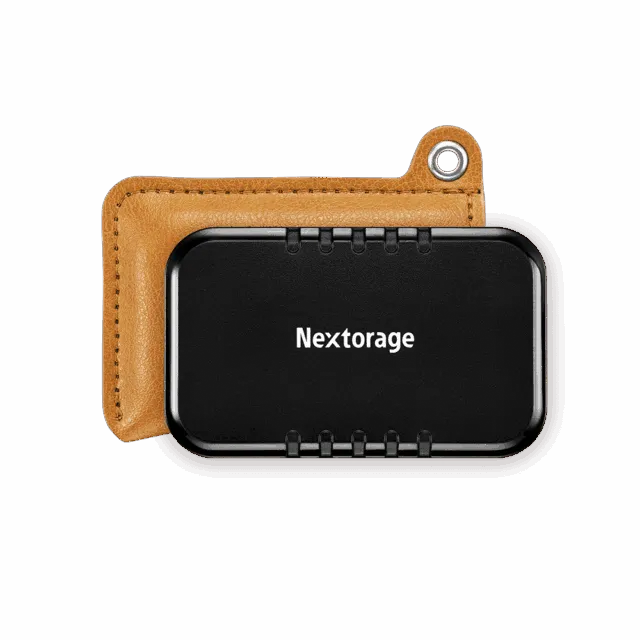 Nextorage NX-P2SE シリーズの外装と付属ポーチ